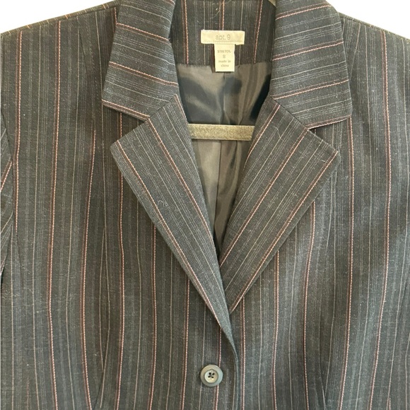 Women's Gray Pinstripe Blazer - Picture 2 of 11